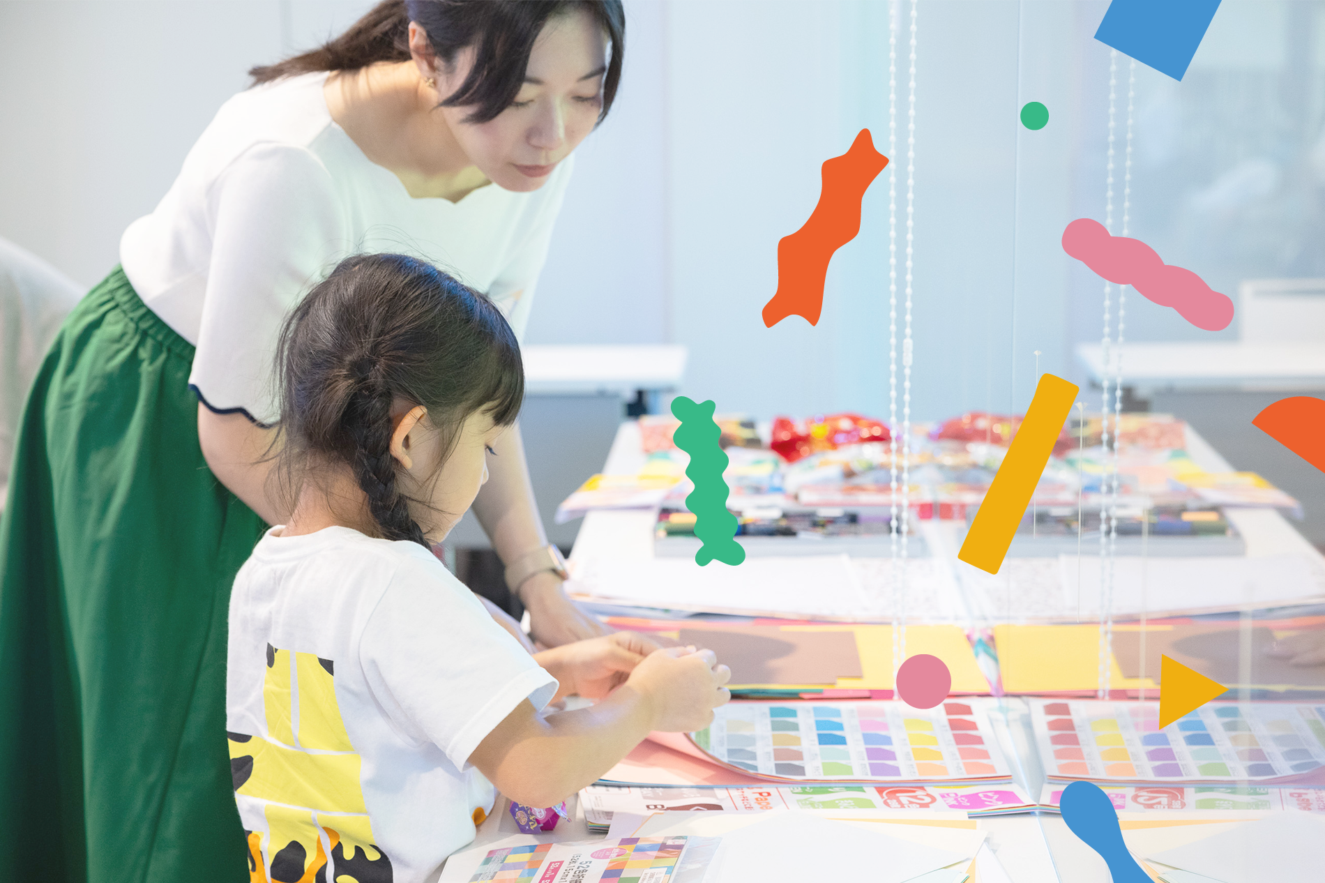 ワークショップ風景 デザイン教室のメインビジュアル