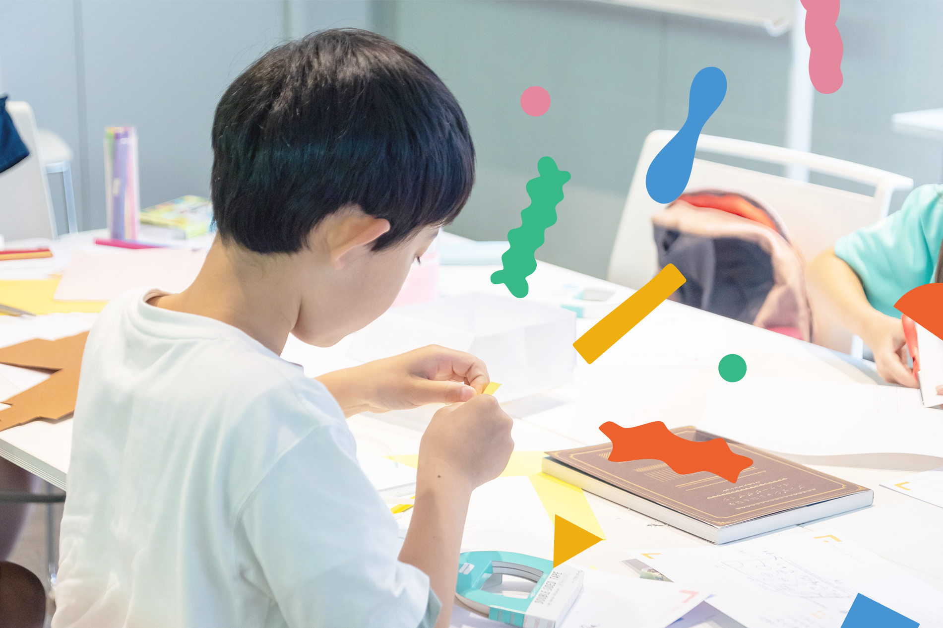 こどもが工作するデザイン教室のメインビジュアル